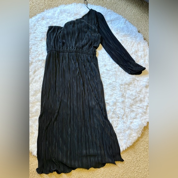 Petal & Pup - Pontee One Shoulder Pleated Midi Dress - Picture 5 of 6